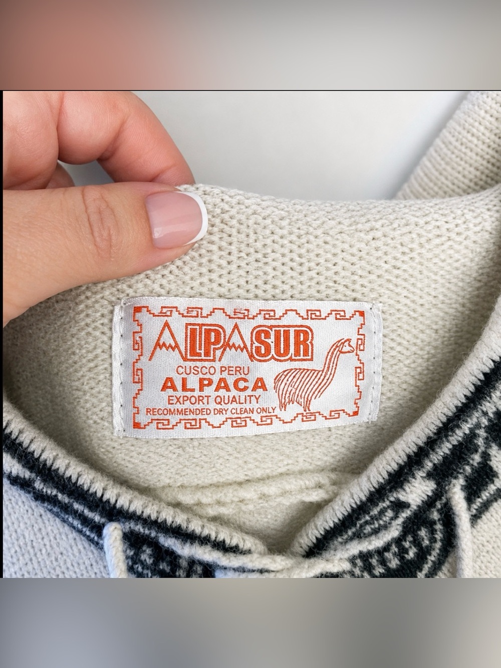 100% Baby Alpaca White Hooded Sweater Size S NWT - Picture 7 of 10
